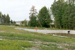 Tasausallas laajennusosan takana. Huomaa pelastusrengas.