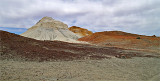 Colourful mounds of sand and rubble. (Picture: kuvaweopu)